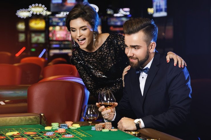 Free Play slot demo interface showing virtual credit balance and game reels